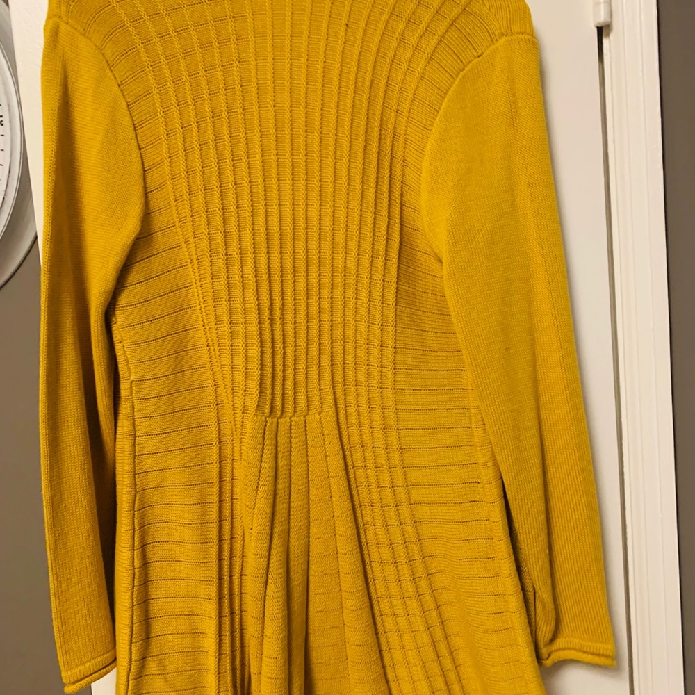Sweater - Picture 4 of 4